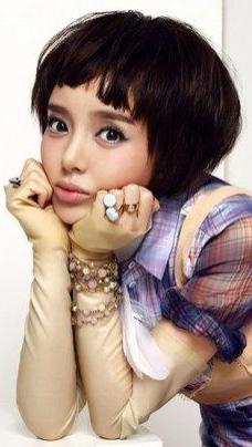 刘怡君，1982年生于陕西铜川，毕业于中央戏剧学院，内地女演员、歌手，也曾用艺名