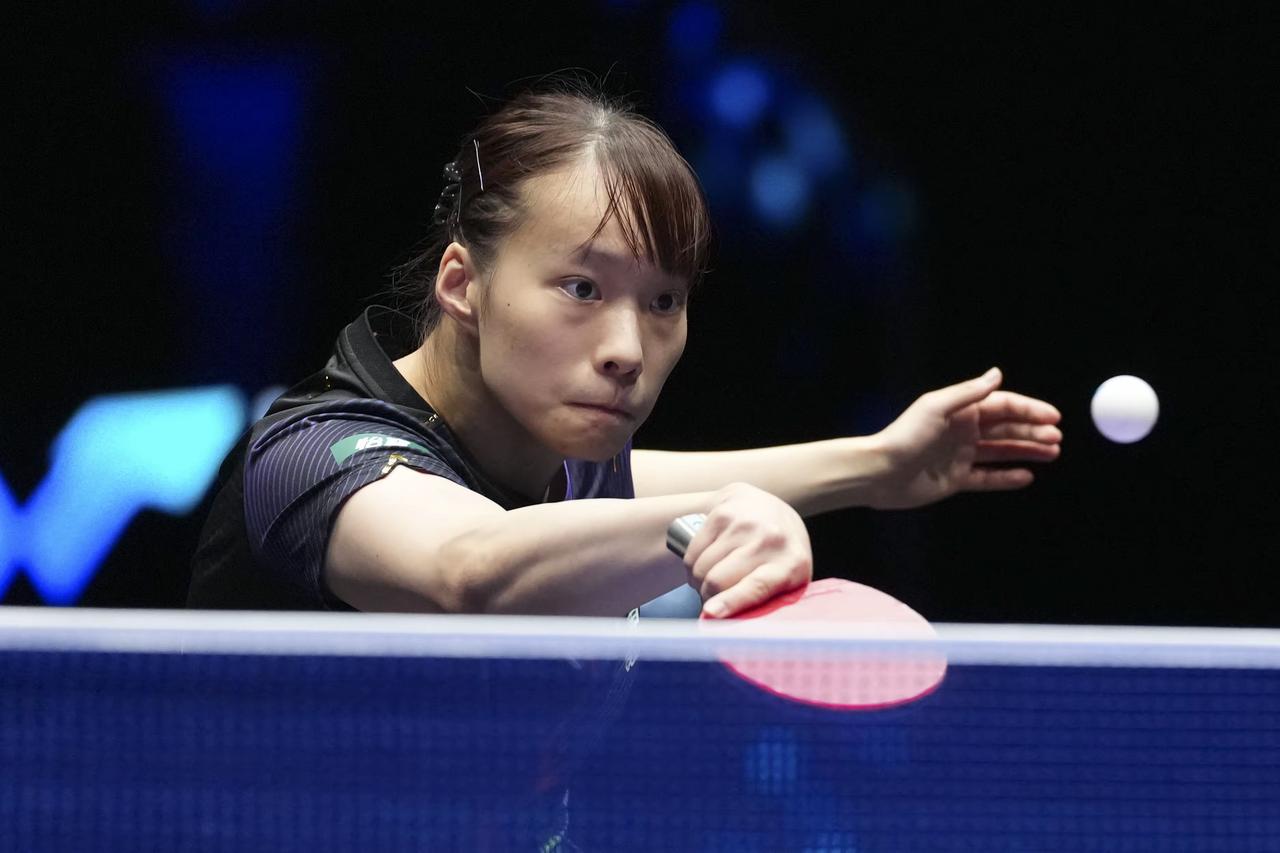 恭喜石洵瑶晋级！
石洵瑶3-0横扫63岁倪夏莲，两代乒乓人的温情对决太酷了。
 