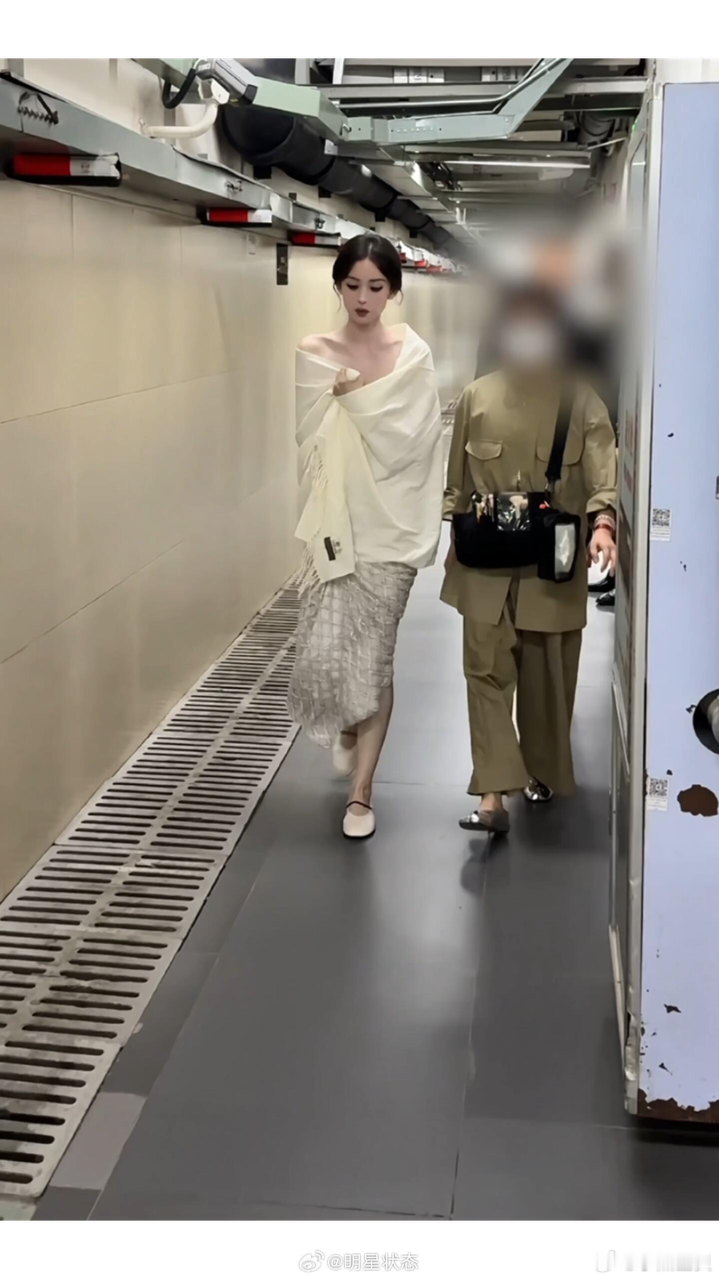 就让平底鞋直穿无所畏惧的我们 