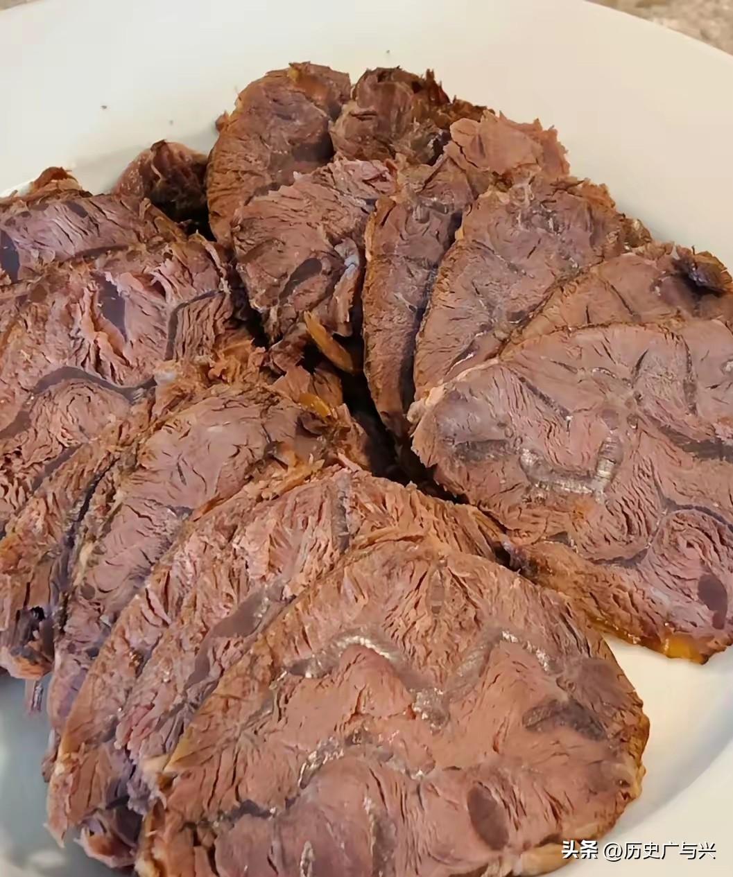 人到中年，最不该省的就是牛肉钱
​​年轻时过日子总爱精打细算，觉得牛肉太贵，舍不