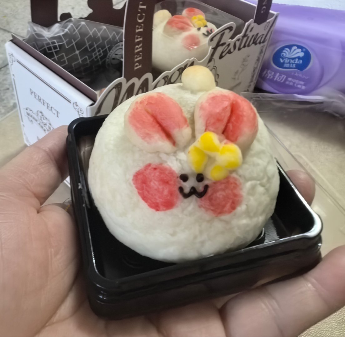 今年吃过的各式月饼[求饶][求饶]祝大家中秋节快乐！ ​​​