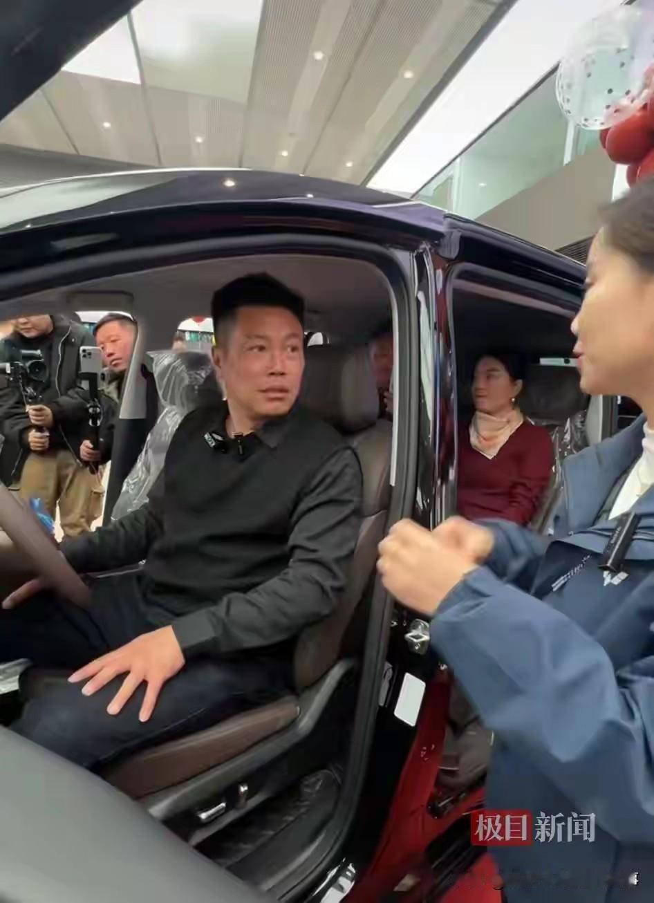 画笔圆梦乡村，五菱助力巡画！河南墙绘师的暖心双向奔赴
 
1月17日，河南商丘吴