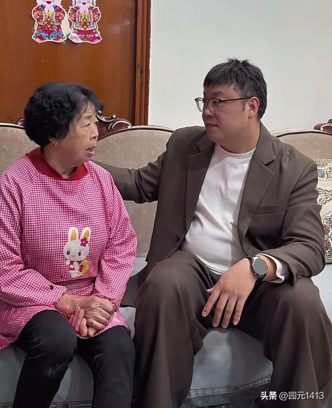 厉怀远的大哥更新了视频回应弟弟婚姻问题。
     前段时间林丽爆出历怀远出轨，