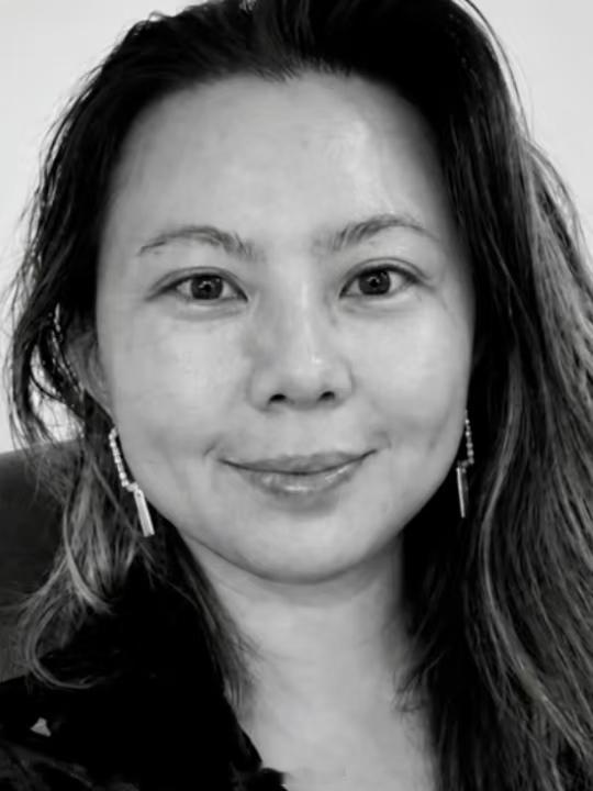 美币圈华人女高管自杀高强度的工作确实很让人崩溃，有疾病加严重失眠可能也是很大诱因