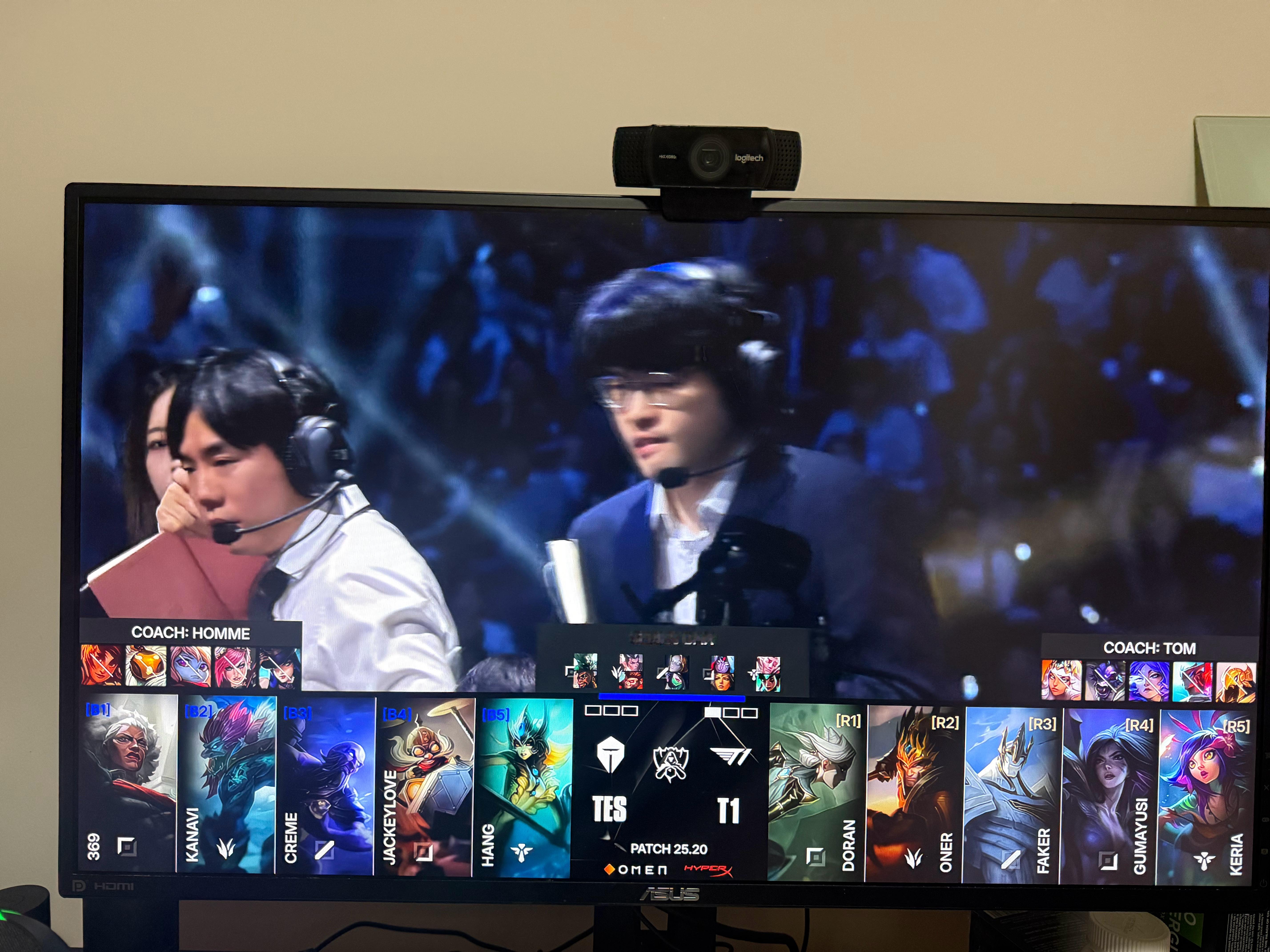 听说过从天而降的掌法吗？？？最没有悬念的2-0，恭喜t1   2-0  tes。