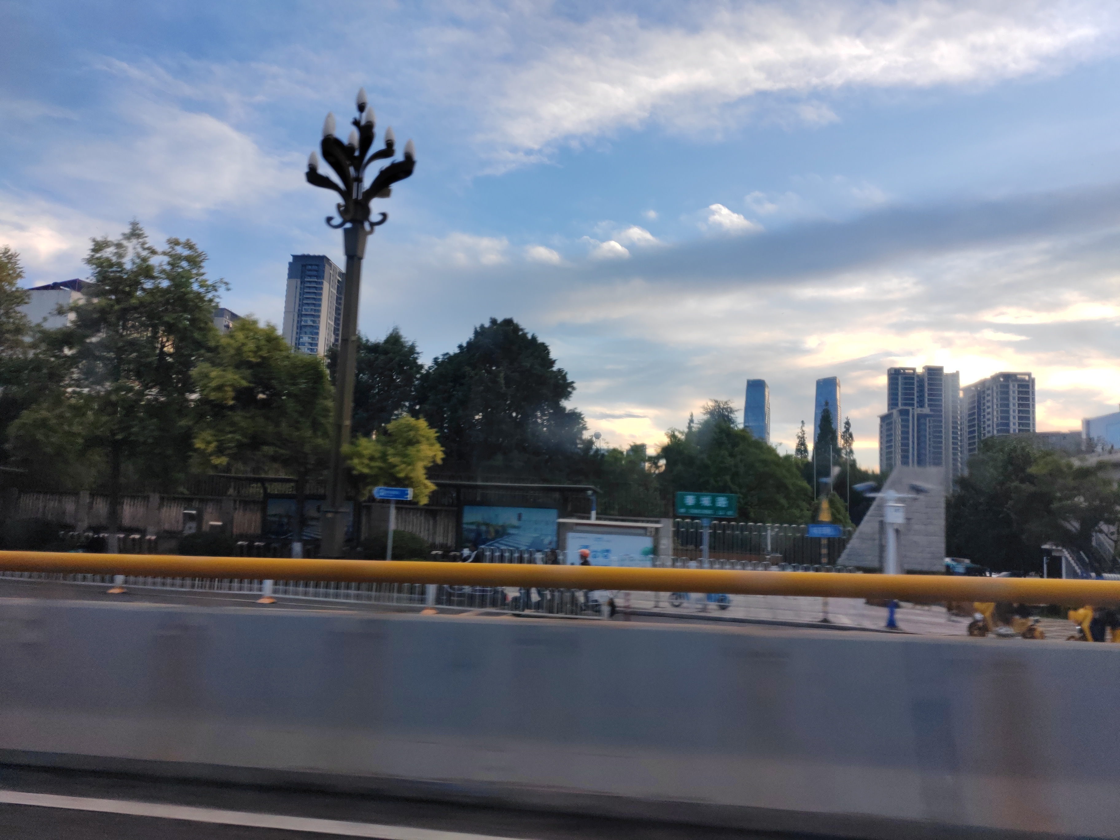 我的世界人来人往，唯独你是我反复心动的例外。 