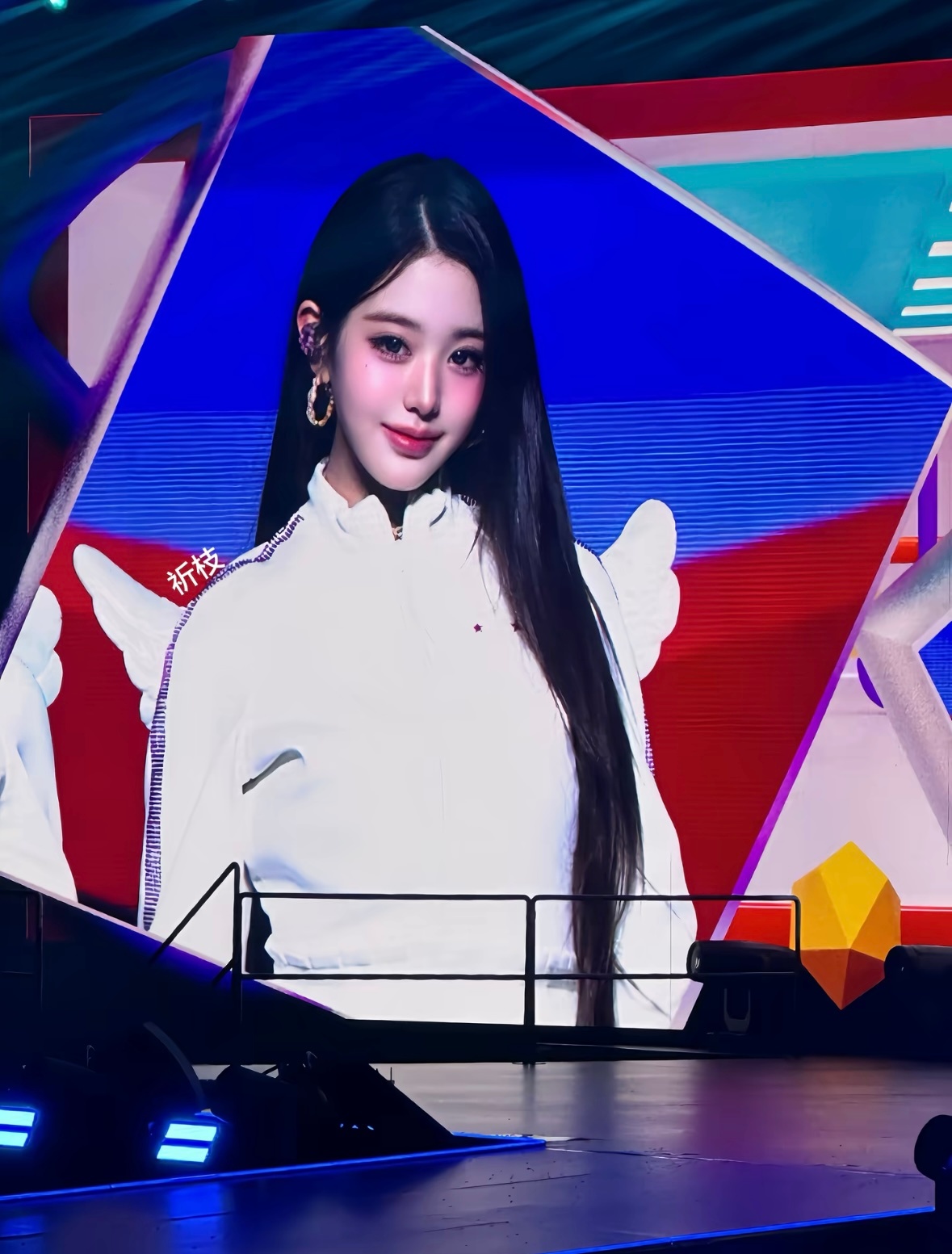 投稿：能用恐怖如斯来形容的美貌….. 