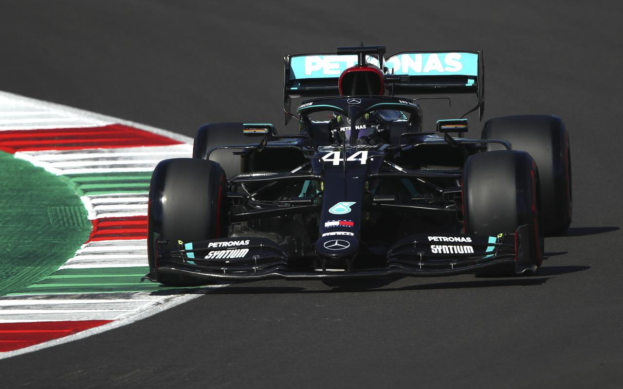 F1新规电机功率翻近三倍，车手的脚得更细了
以前F1车手出弯那一下，油门前踩狠了