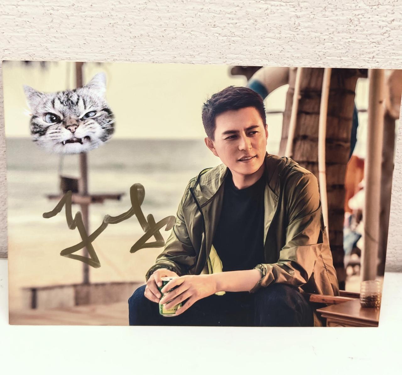截至2026年5月17日，靳东近期核心是：煤矿文工团团长履职+话剧巡演+影视待播