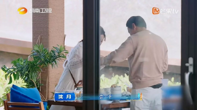 秦岚告别亲爱的客栈 岚姐发文告别客栈，为大家忙忙碌碌做了很多的岚姐，辛苦~收官快