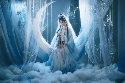 张南好强的建模张南神女诞生 白纱盖头，张南好强的建模，真的如同神女诞生一样，怀揣