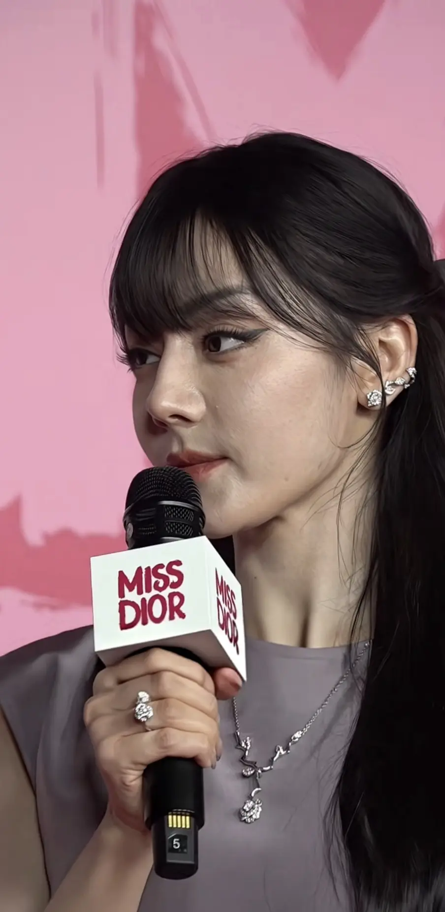 迪丽热巴，无美颜无滤镜的状态