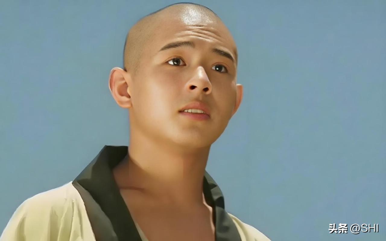 “李连杰”出演过的经典电影角色，你看过哪些，喜欢哪个人物？
觉远《少林寺》，张无