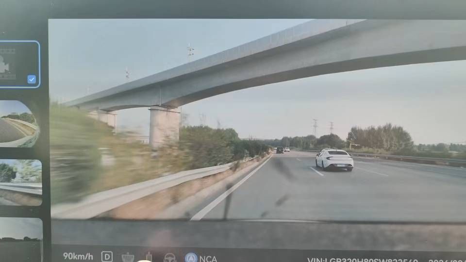 ＃我的用车Vlog、＃岚图汽车惊险时刻，我都没看路正好是弯道，看到的时候就很近了，自己开估计得猛踩刹