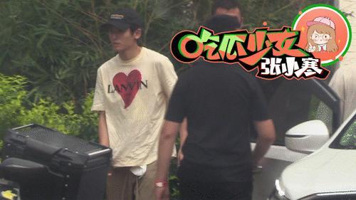 #张小寒曝男顶流塌房#不过说真的，这狗仔说的可信吗？秦牛正威在她眼里都是四字顶流