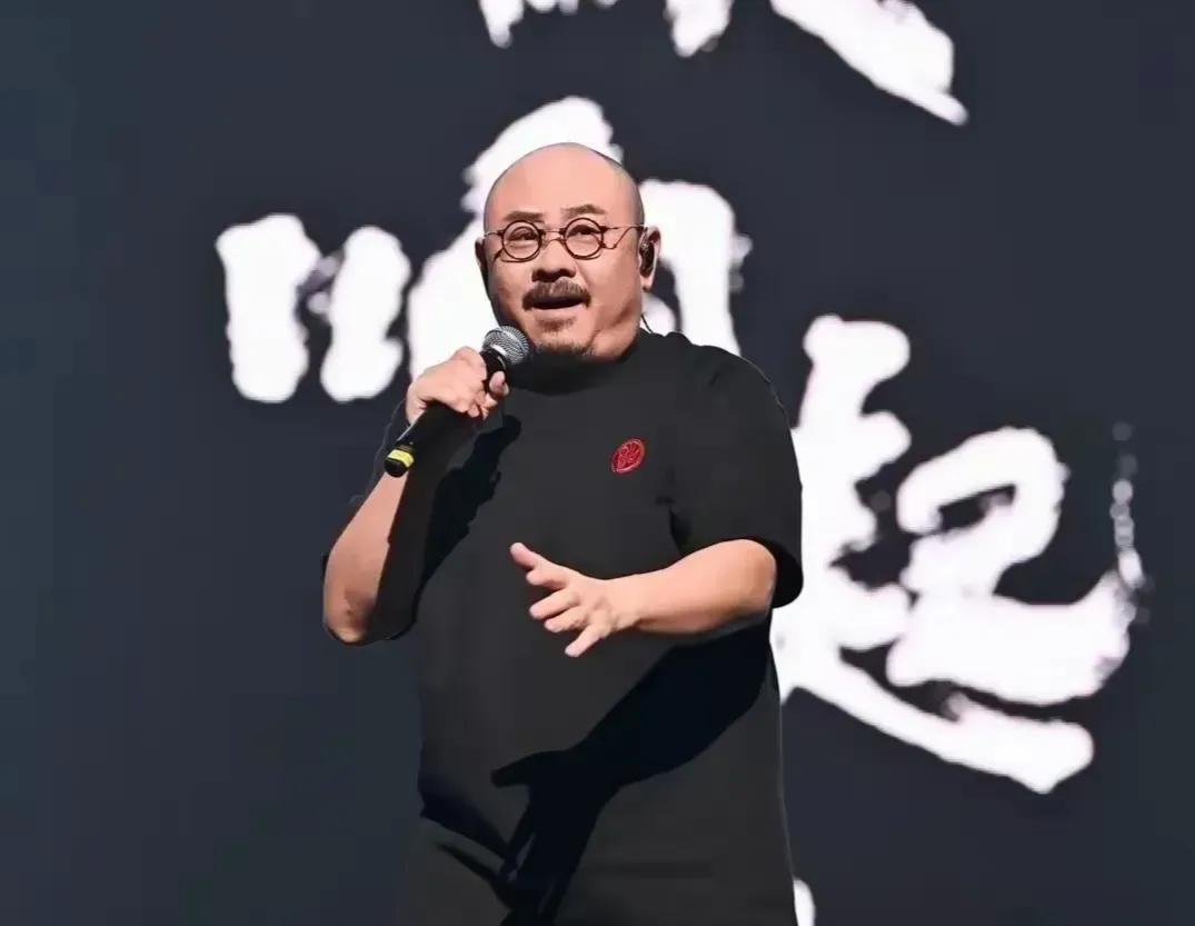 刀郎刀郎，给刀迷们提供了满满的情绪价值，个人专业能力和人品都是满满的正能量！刀郎