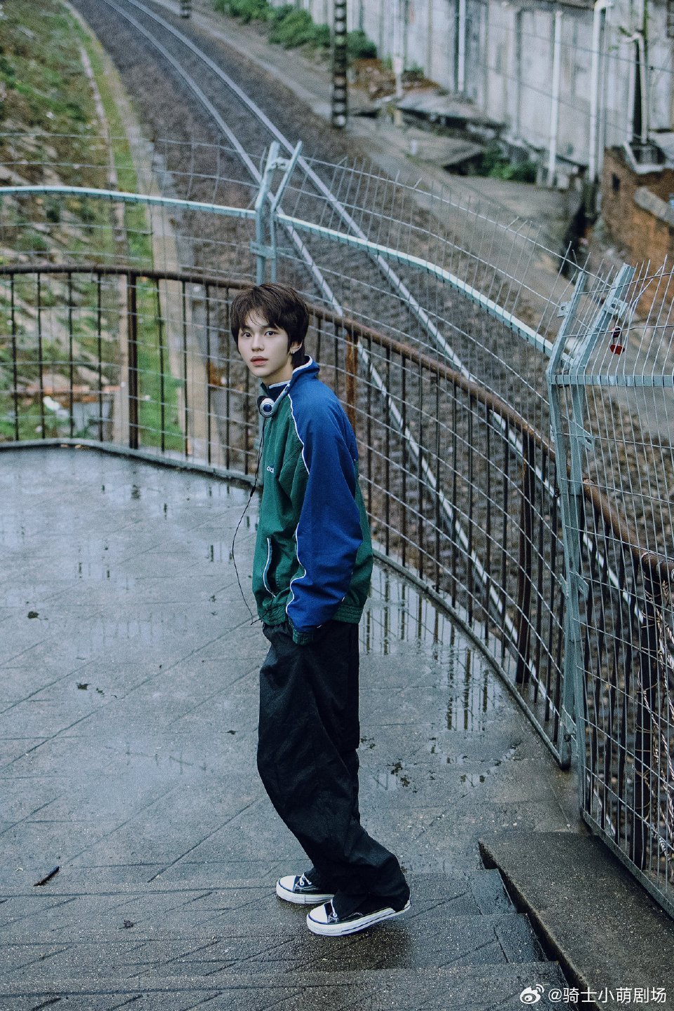 大侦探11 我的评分：大侦探焰火镇谜案大侦探戚小子带着满心小秘密与心里话登场，诚