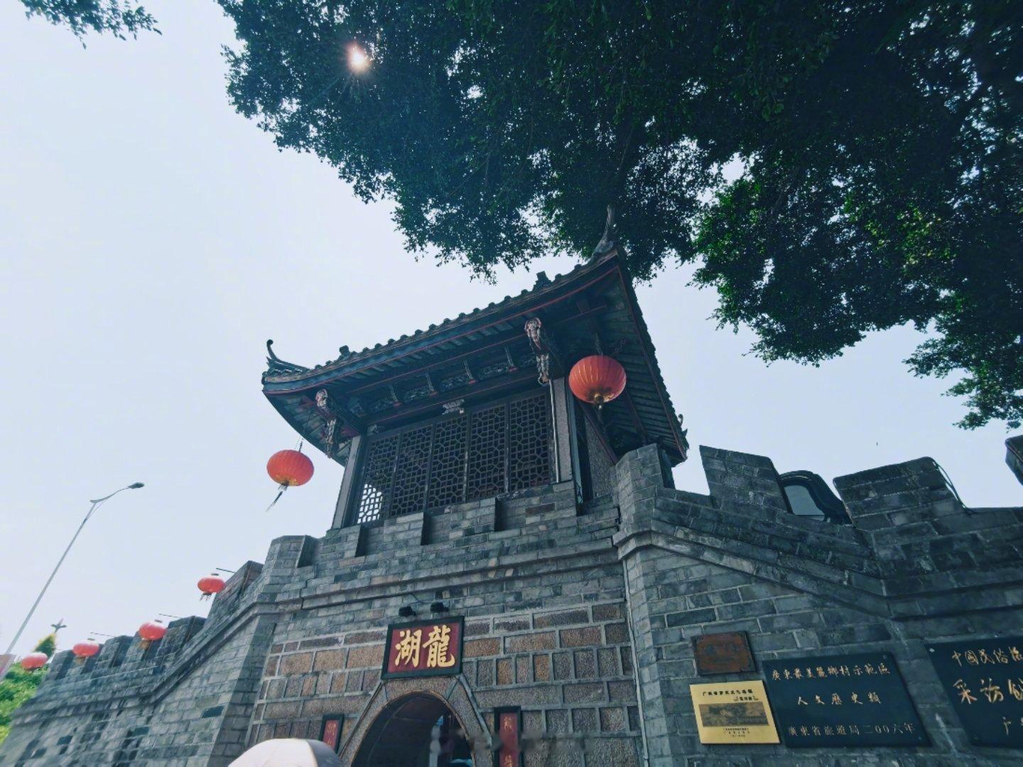 龙湖古寨位于广东省潮州市潮安县，初创乡年代应为南宋绍兴二年以前(《海阳县志》有绍