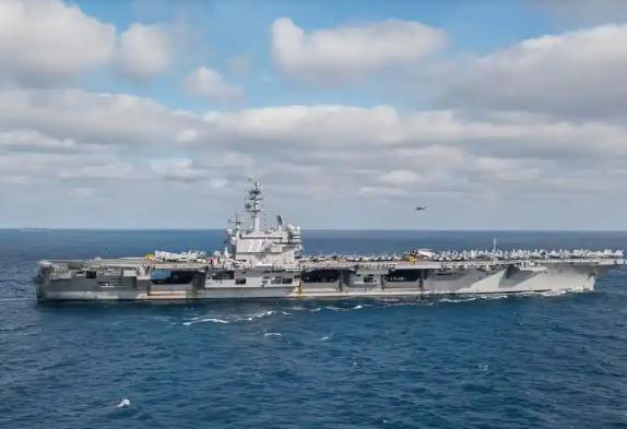 美军“布什”号航母的操作太憋屈了，从美国东海岸出发去中东，放着近道地中海、红海不