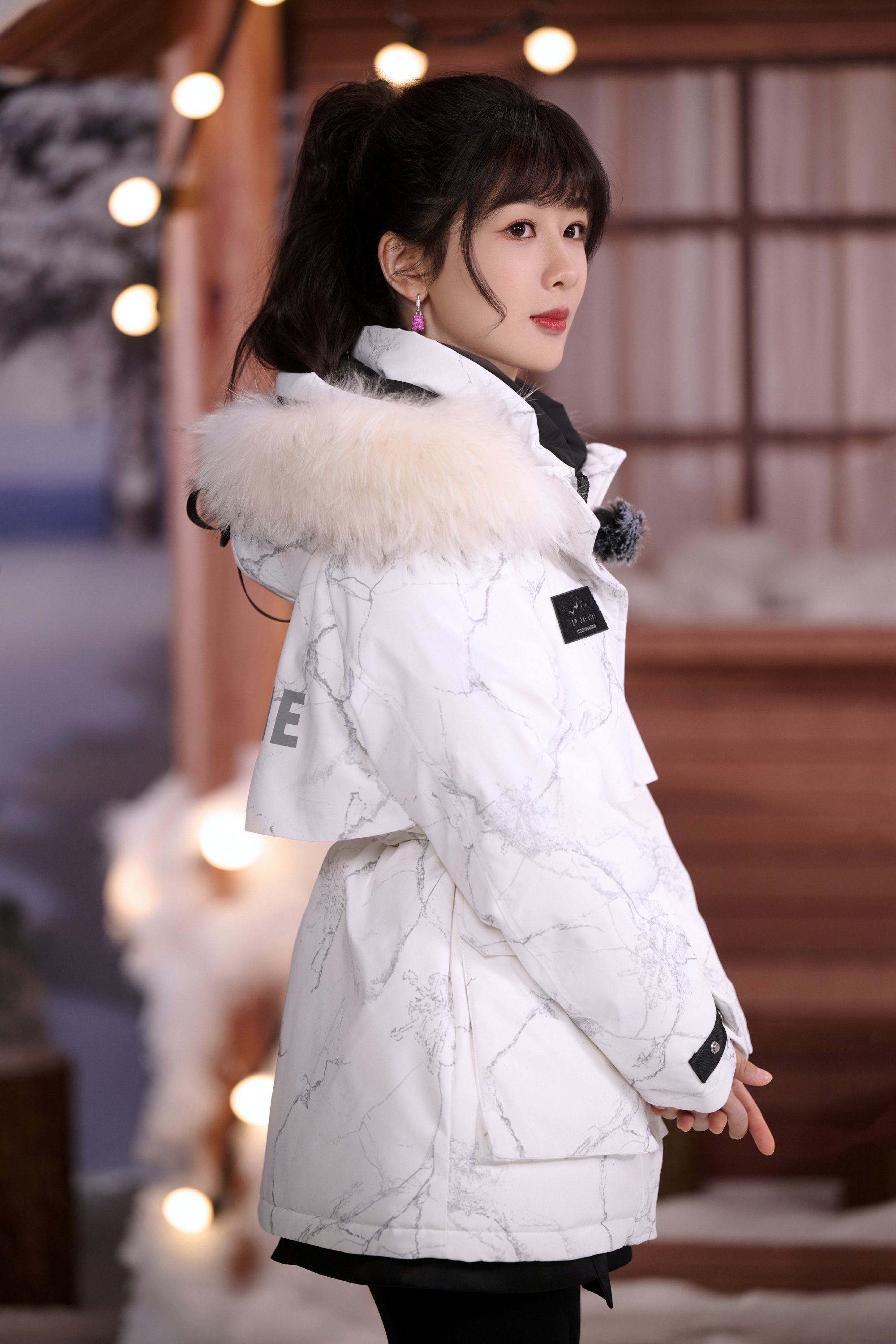 💜#杨紫要久久爱# 远处的山不是山，近处的水不是水，春风如笑秋波迷人，世界万物