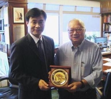 90年代，香港富商斥巨资建成了虎门大桥，他豪言：“等收回成本30亿，我就把这桥捐