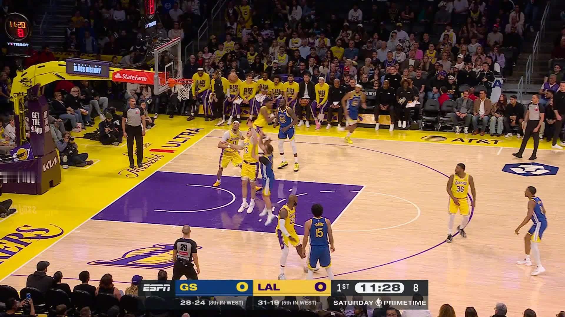 开场斯宾塞中距离命中🎯勇士vs湖人