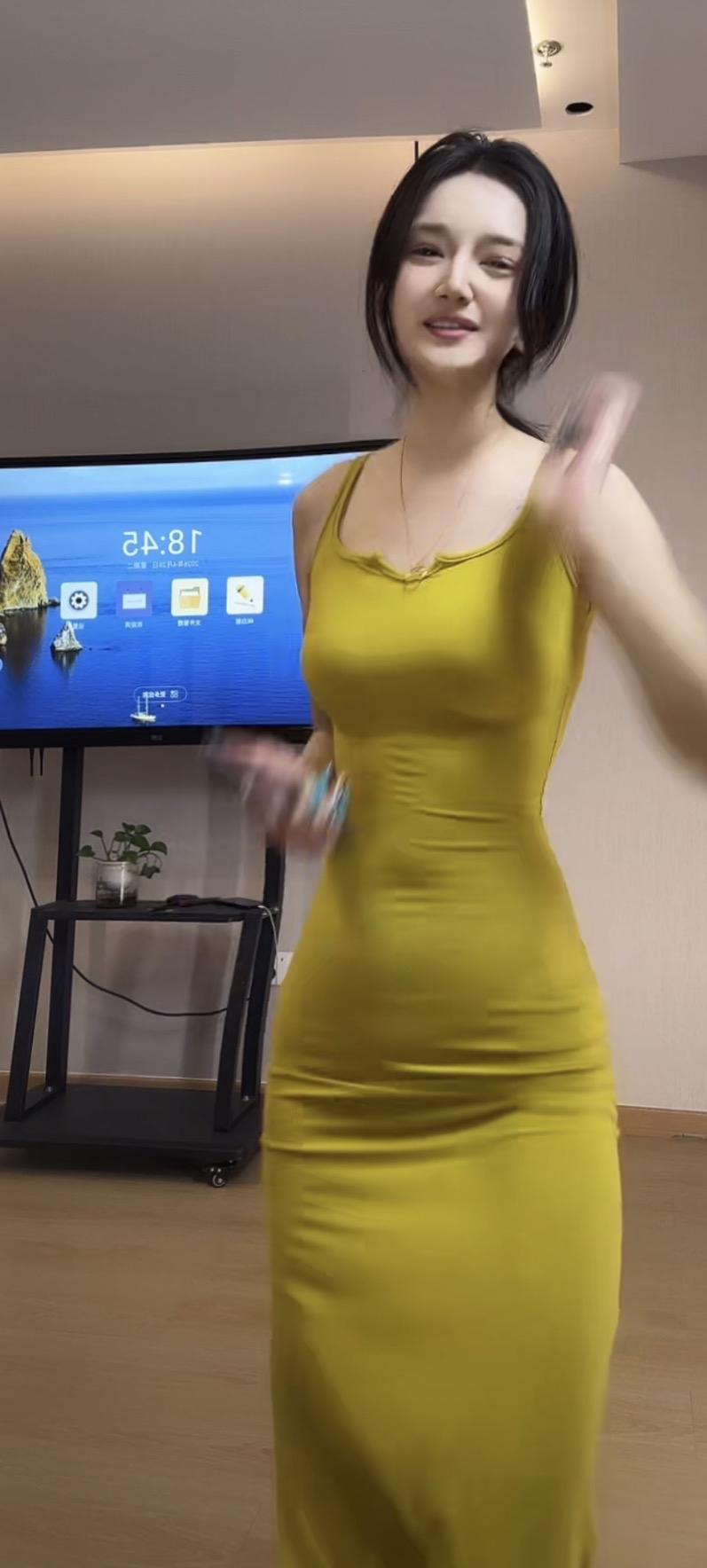 甜美与优雅的完美结合，尽显时尚魅力！🌟👗💃