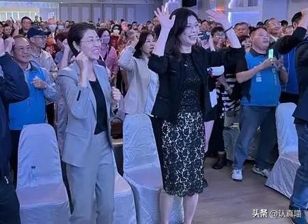 说真的，
看到郑丽文没去许淑华父亲告别仪式这事儿，挺让人琢磨不透的。新竹辅选啥时