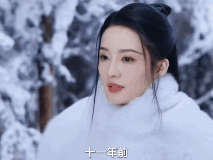 《七夜雪》薛紫夜不是摩家村本村人！！她跟母亲在路上被劫匪打劫，母亲被劫匪一推撞到