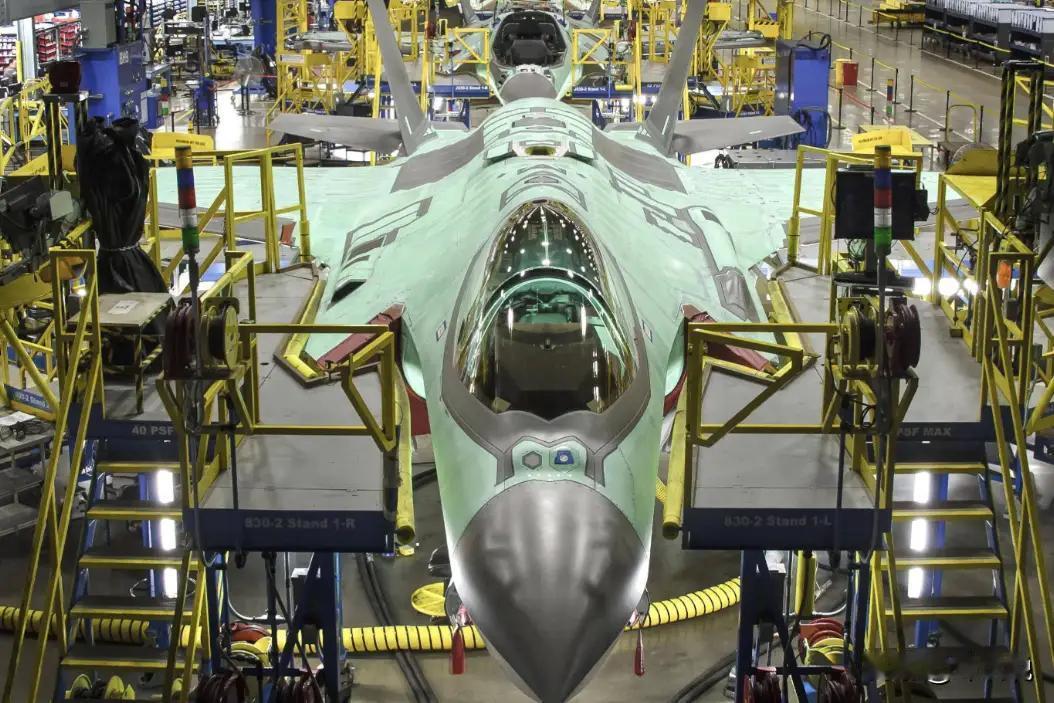 与那国岛的风云，中程导弹要来了
2024年，小泉进次郎说了要在与那国岛部署导弹，