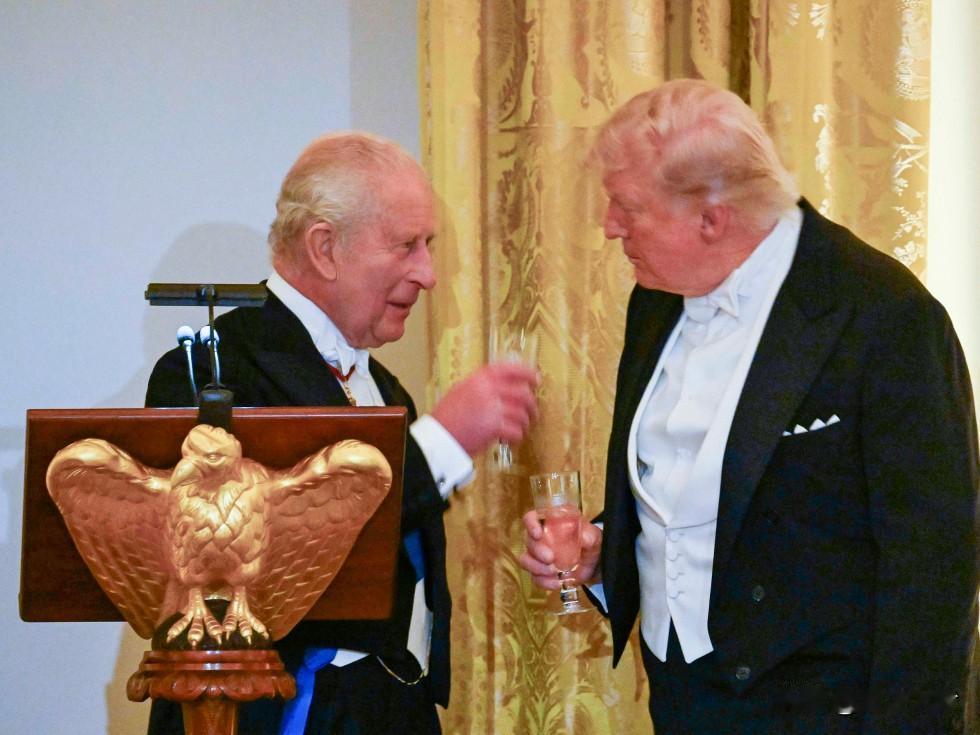 查尔斯三世访美：250年风水轮流转，英王低头，全因英国不听话！

查尔斯三世赴美