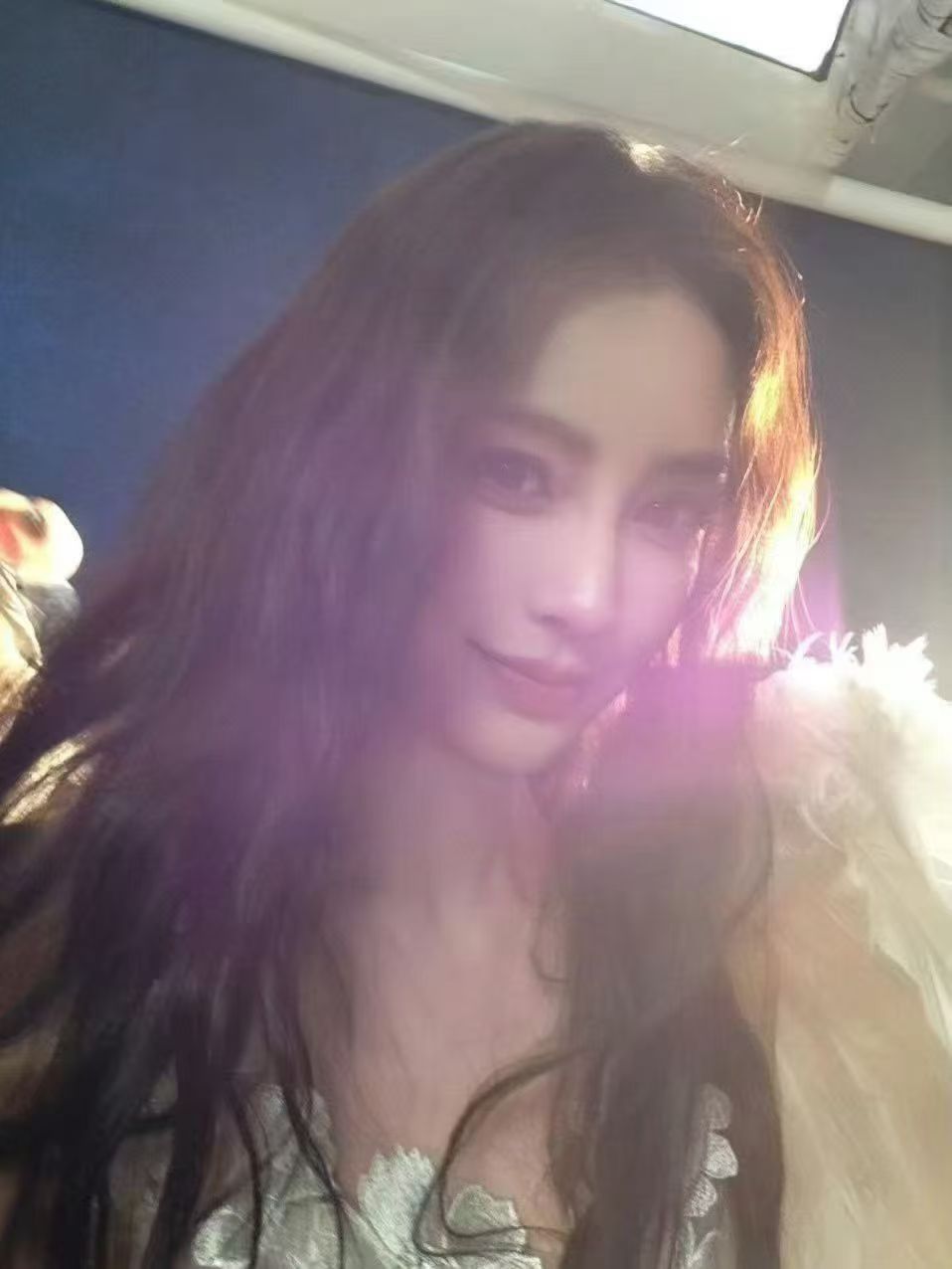 包贝尔曾调戏还没离婚的Angelababy不知道这个rs是什么意思？我只知道我b
