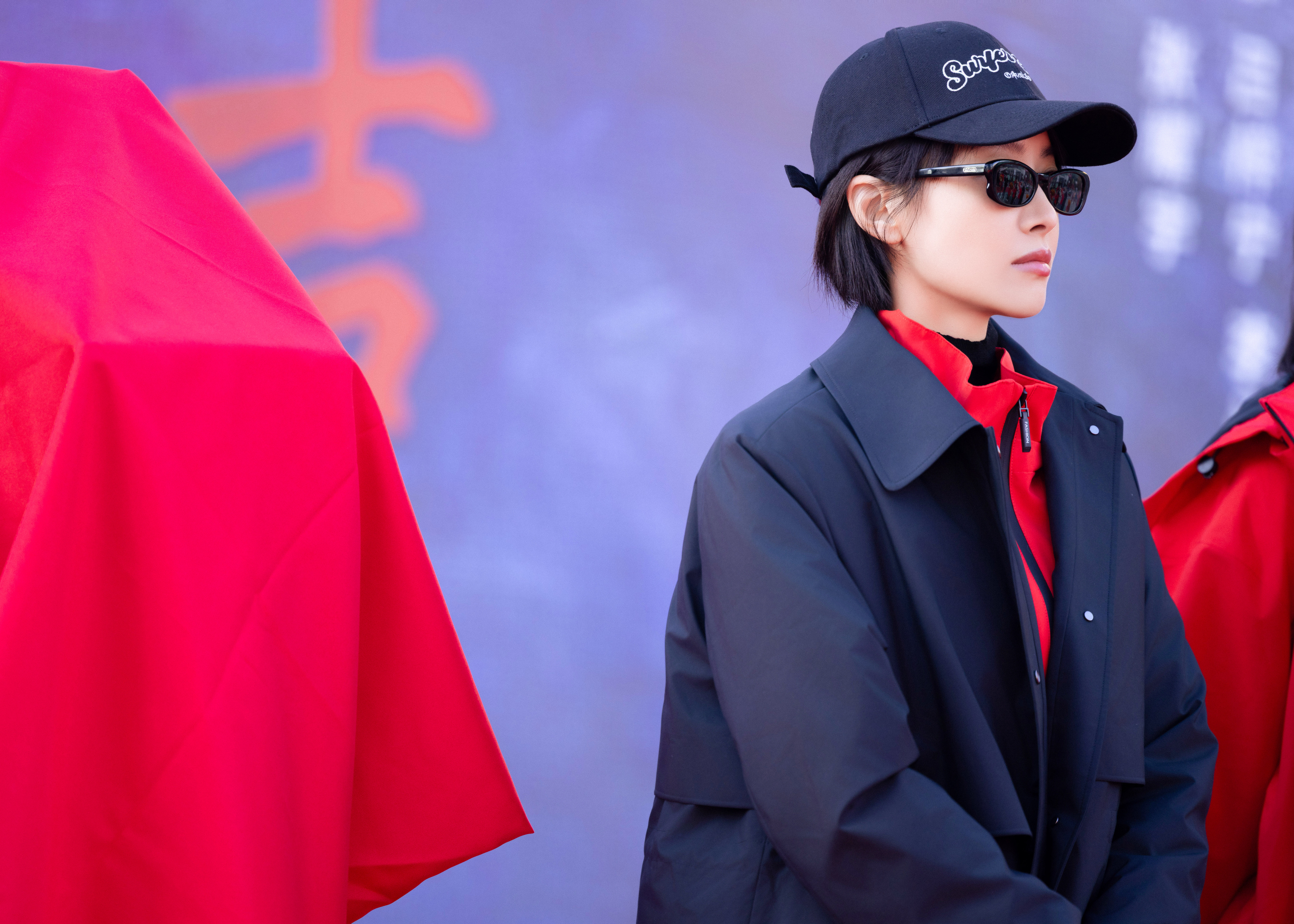 宋茜宋茜狂花宋茜吴盈于明暗交织间叩问真相，在纠葛中坚守正义微光。全心奔赴，步履笃