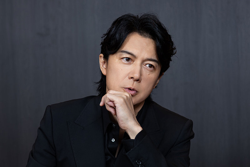 福山雅治参与女主播招待会福山雅治回应涉性丑闻 据《女性seven》，演员福山雅治