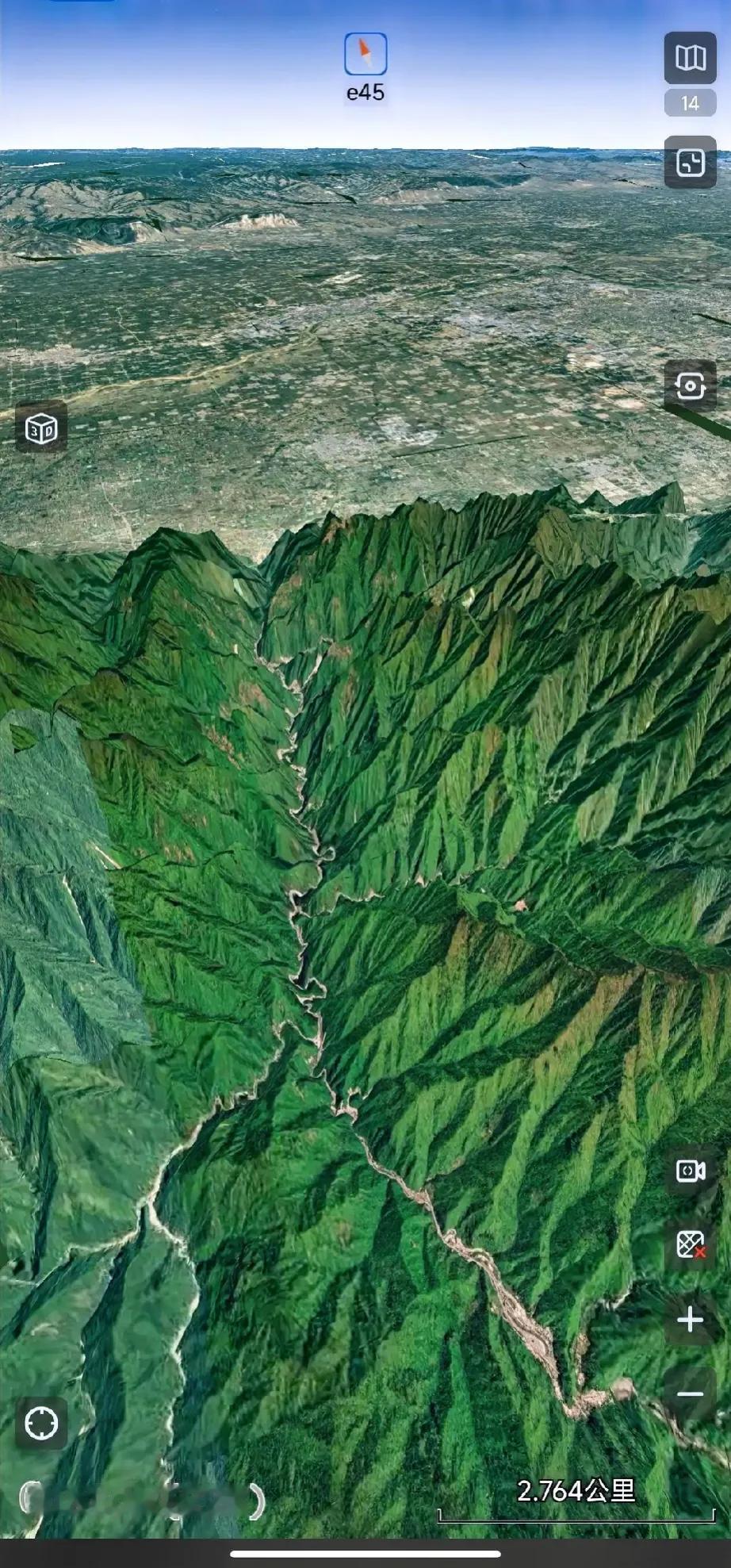 下面这条山道就是秦岭六道中最险要的子午谷，从汉中出发，从这里穿过就能抵达关中平原