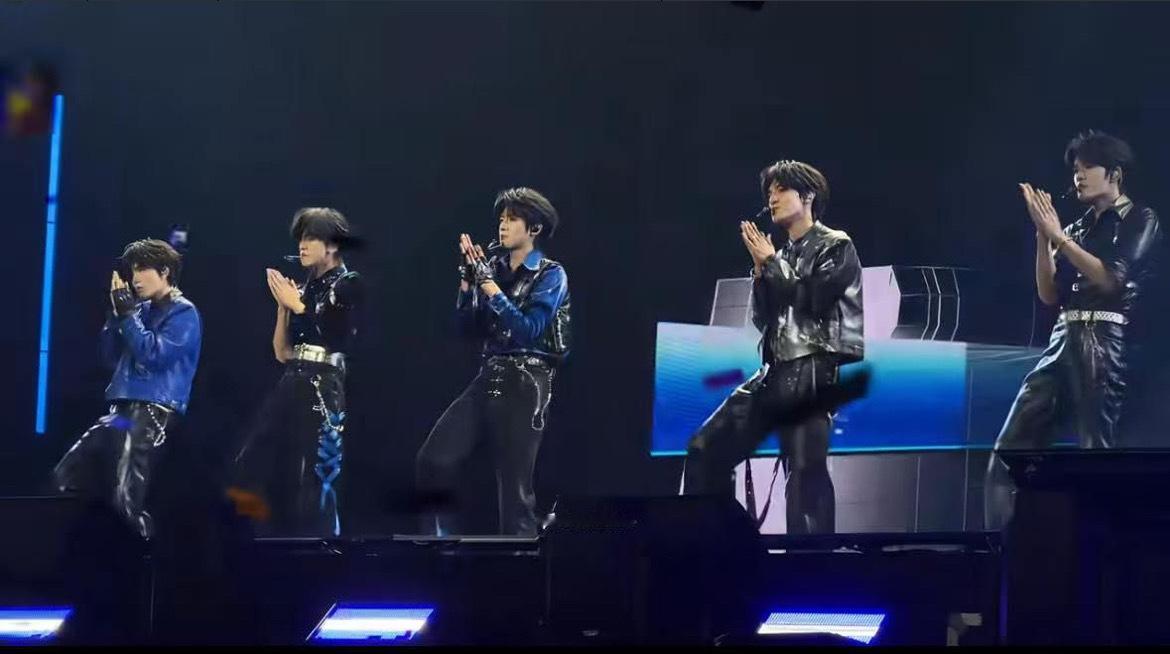 百事盛典回放里的隐藏彩蛋 百事音乐盛典完整版回放正式上线，我点开之后就没停下来。