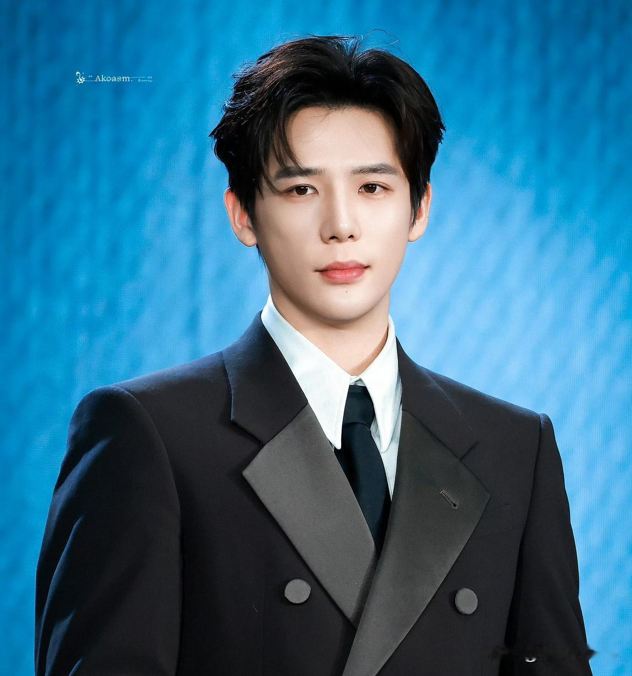 1月15日，王安宇新剧《你那儿几点》女主换成周也，章若楠改拍《公府佳媳》 搭档徐