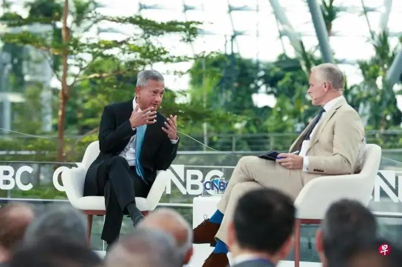 哎哟，坡县的觉悟怎么突然提高了？
新加坡外长维文说，如果中美在太平洋开战，谁也不