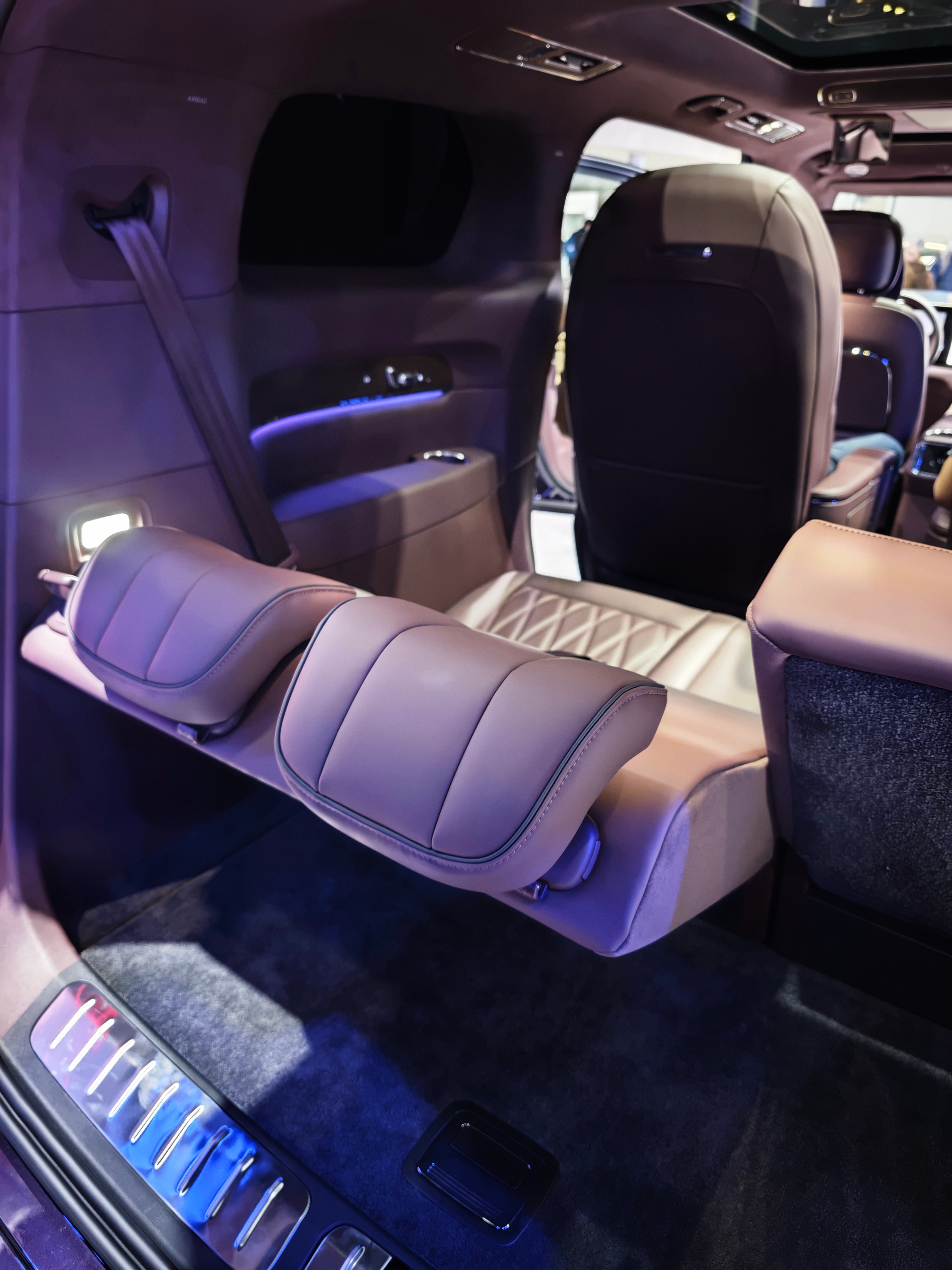 智界v9 不懂就问为什么V9的三排折叠做成这样2026北京车展