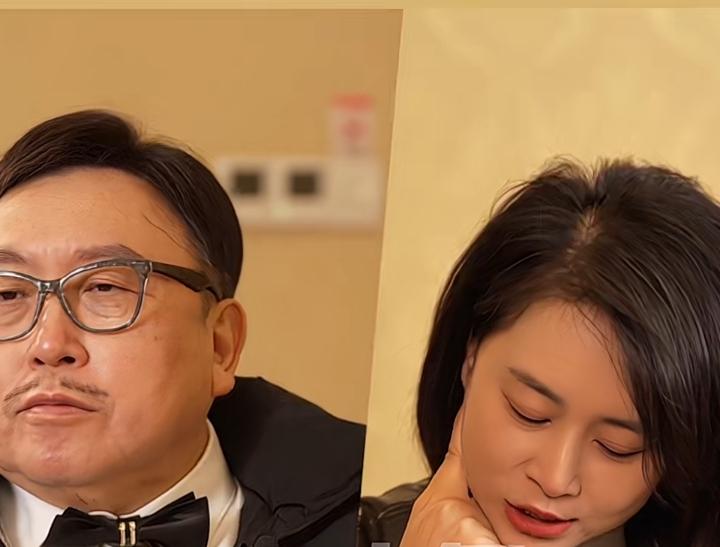 王晶，太敢说了。
主持人让王晶用一个词，分别形容周星驰、周润发和刘德华，他说周星