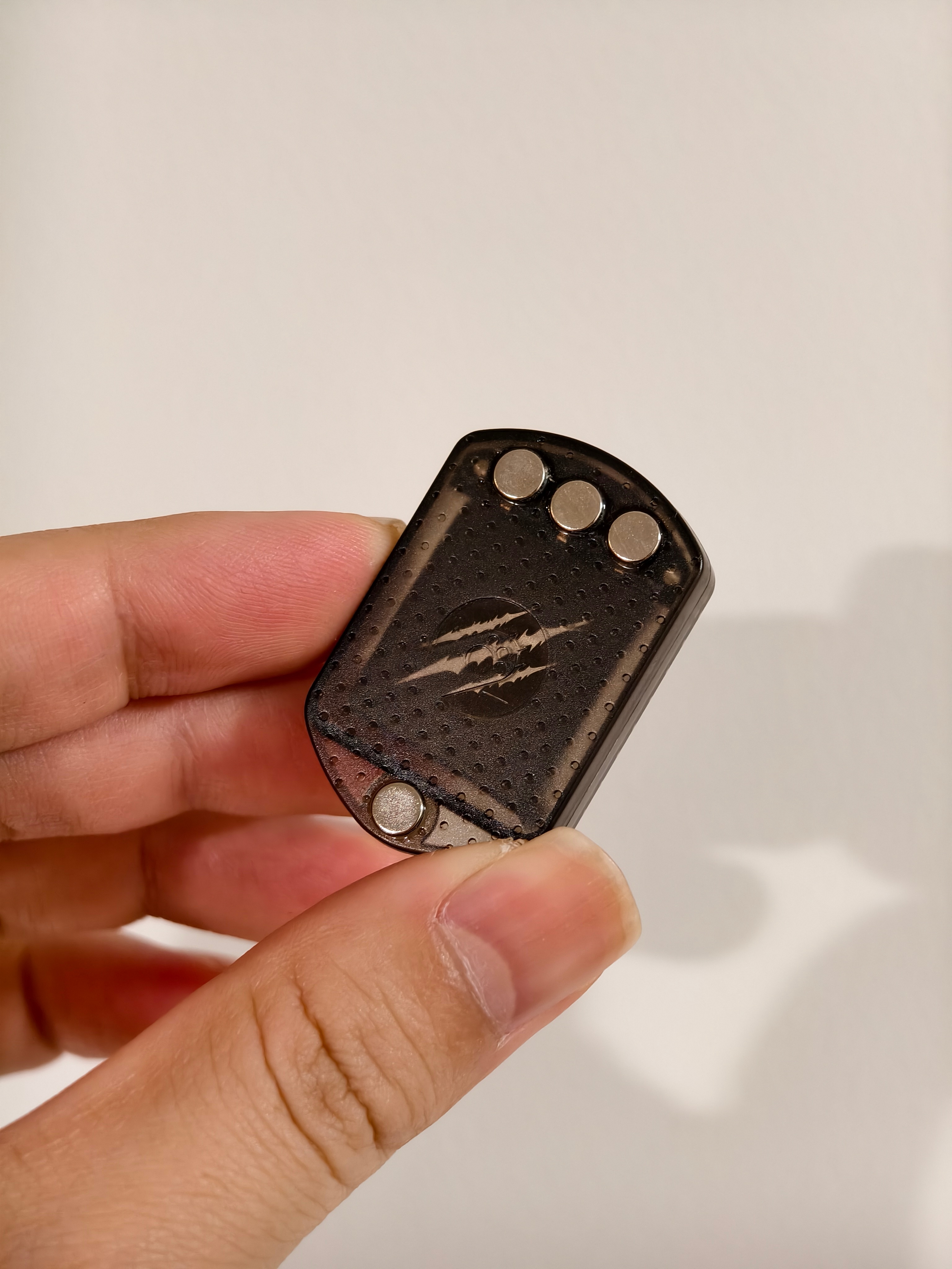 有用怒喵鼠标的铁粉吗？送电池（就不抽了，这玩意儿挺冷门的） 