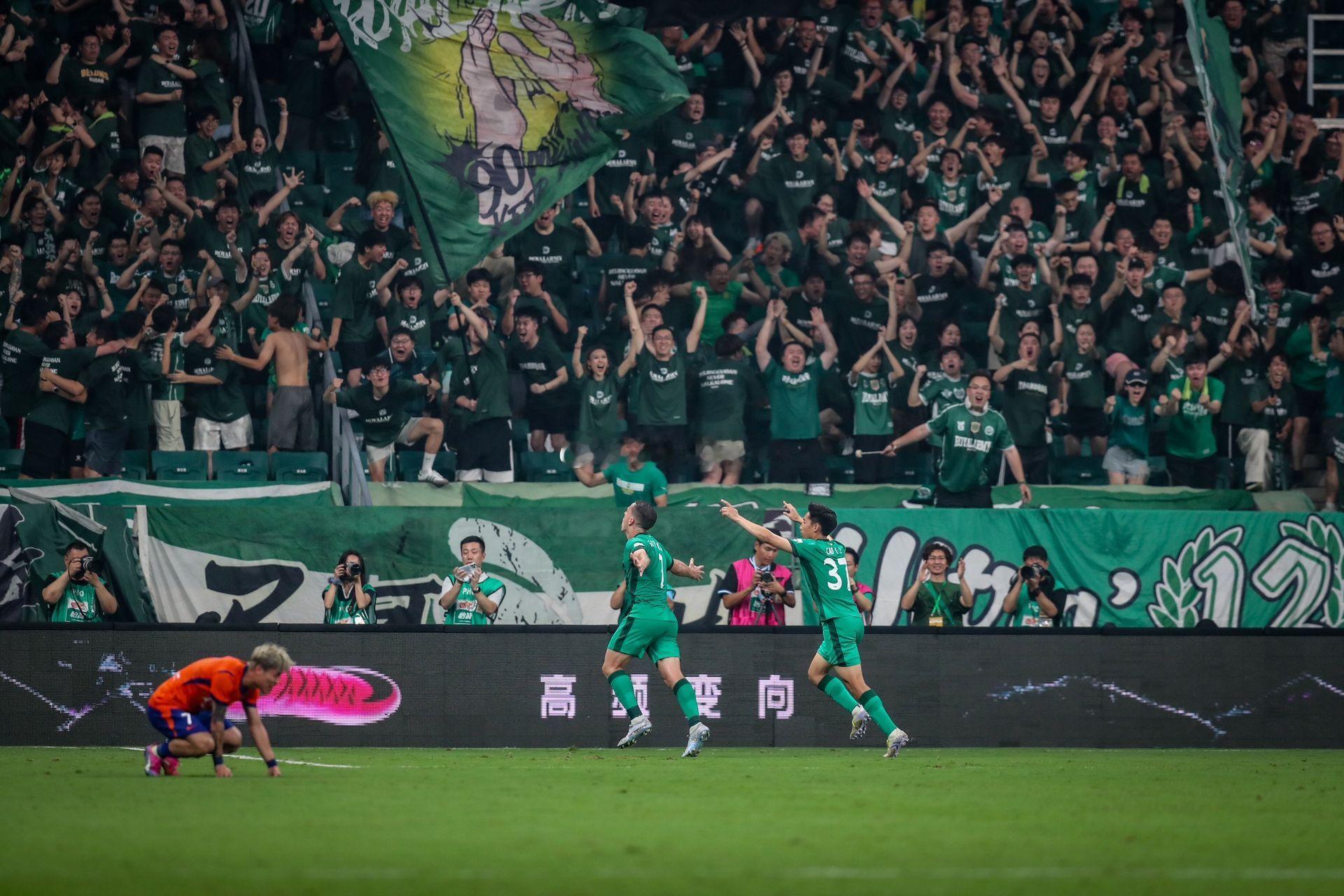 北京国安北京国安vs山东泰山 曹永竞：“一群人同心，换一场胜利！💚 💚。” 