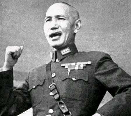 1949年2月，李宗仁下令：释放张学良和杨虎城。蒋介石为了不让李宗仁知道张学良的