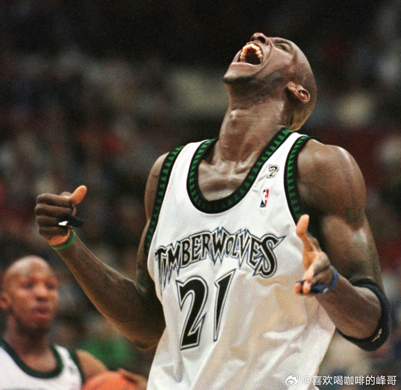 近日，名宿加内特在节目中谈到了当今联盟的风格。加内特表示如今的NBA更像一场娱乐