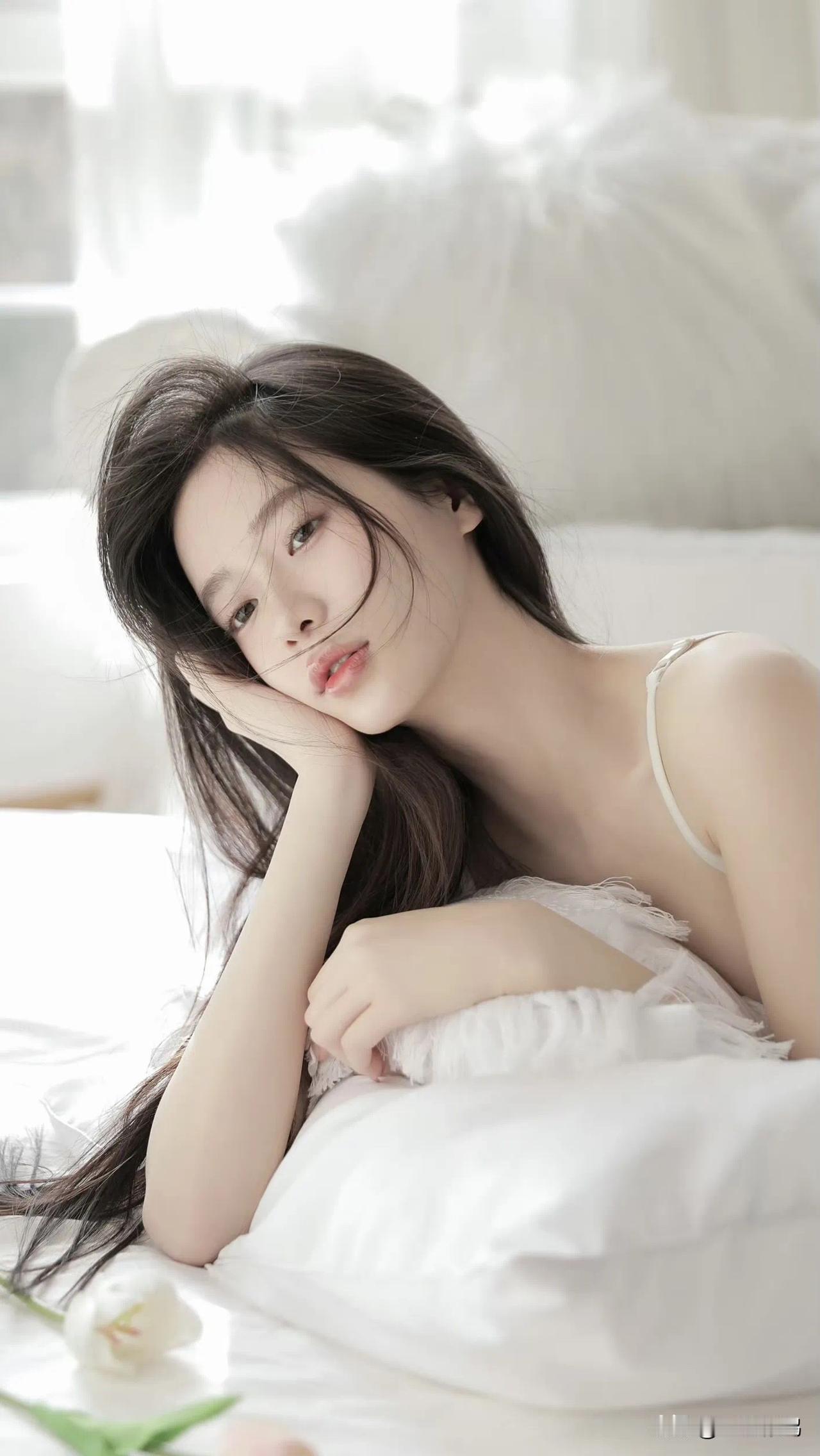 “人不能靠感情和不值钱的西北风活着 赚钱和爱自己永远是第一位” ​​​生活要靠自