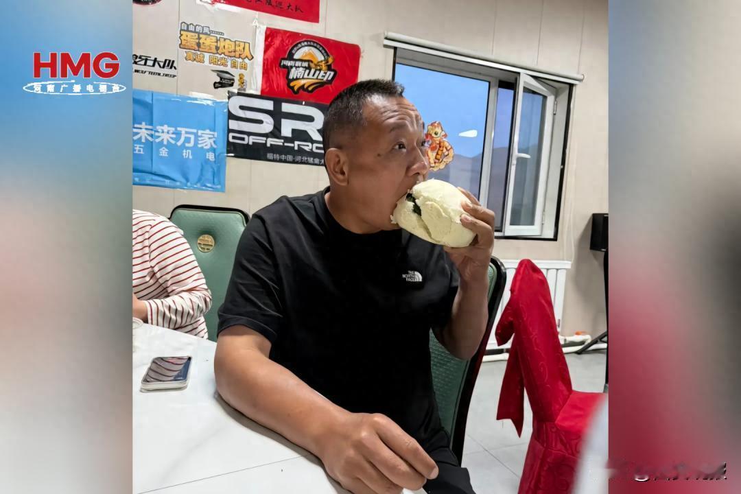 胖东来员工集体在社交平台喊话于东来，核心诉求就一个：客流量太大，一线扛不住了。从