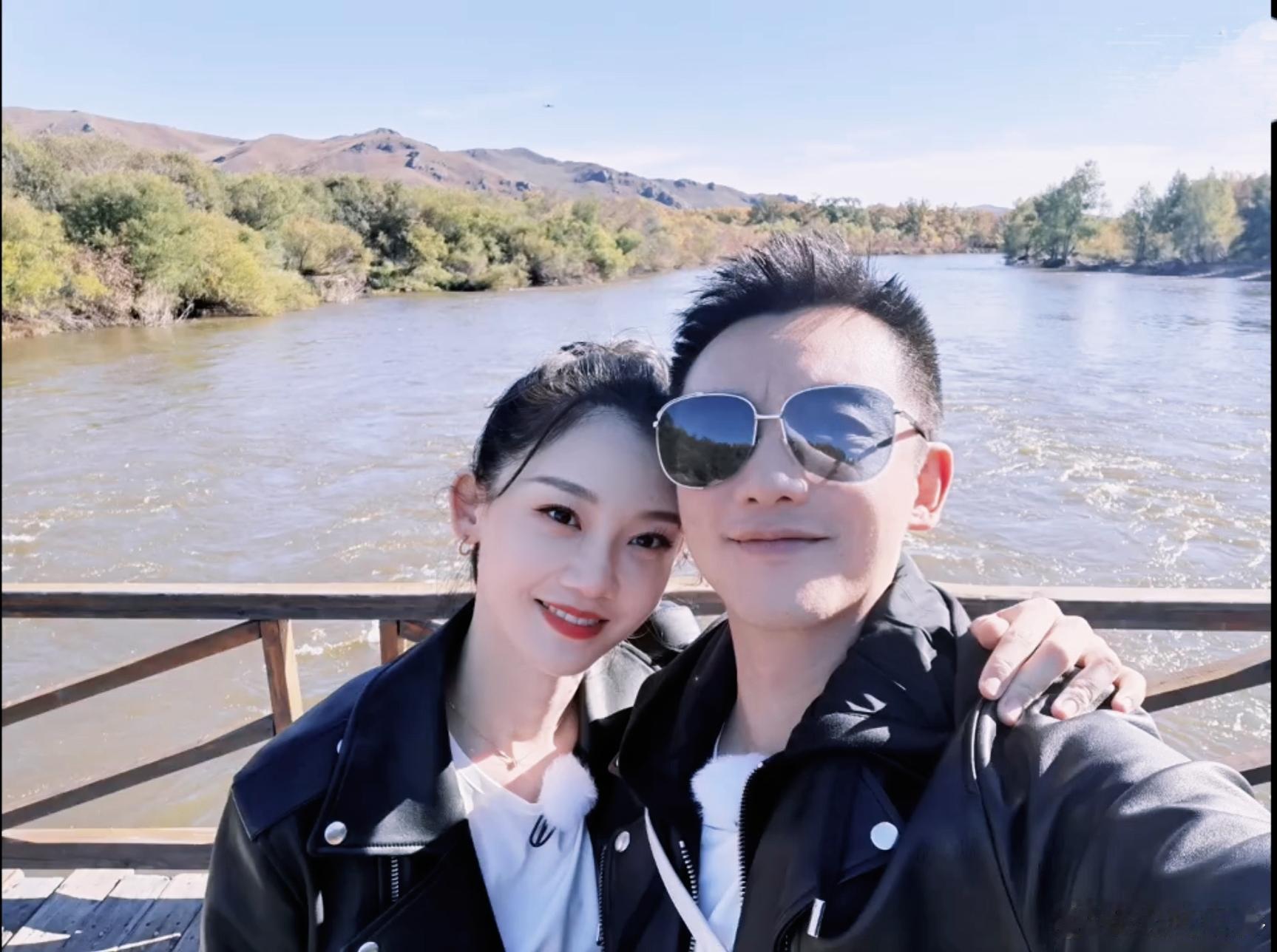 郑恺和苗苗这对娱乐圈的甜蜜夫妻，一直以来都备受粉丝们的喜爱。郑恺在各种节目中，都