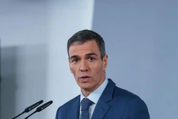 以色列惹众怒，西班牙撕破脸，火烧以总统草人，当众打脸美以..
 
在多数北约成员