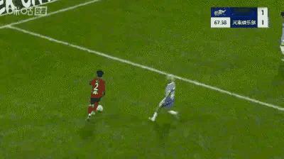 成都蓉城不明白禁区内手球禁区内推人是可以获得点球的！河南队也不明白禁区内手球禁区