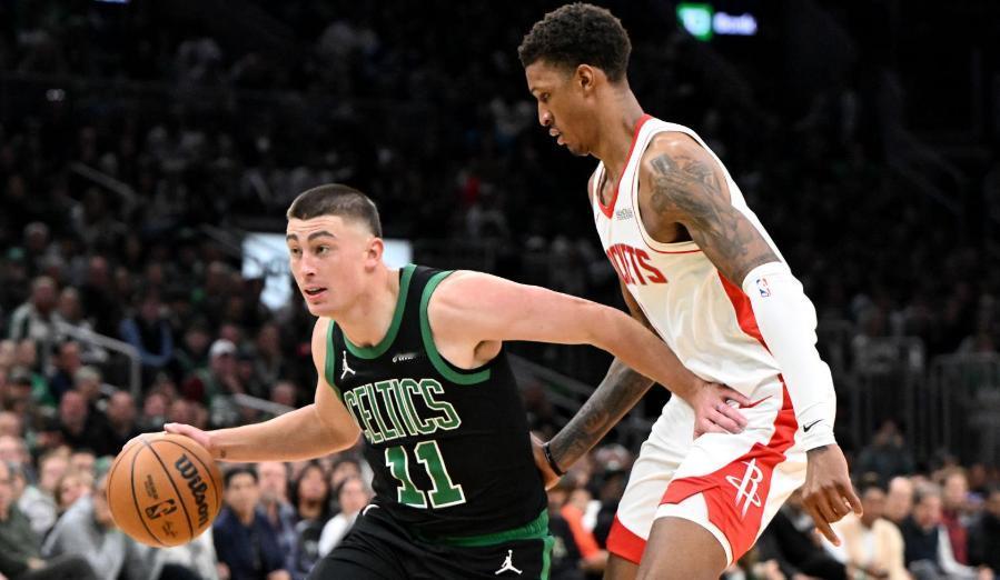 小贾是真的长球了！
进攻端更加稳定，尤其是3分投篮，明显比上赛季提升不少。
而防